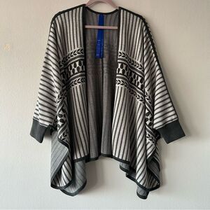 Kit and Ace Black Silk Cashmere Gray Patterned Poncho